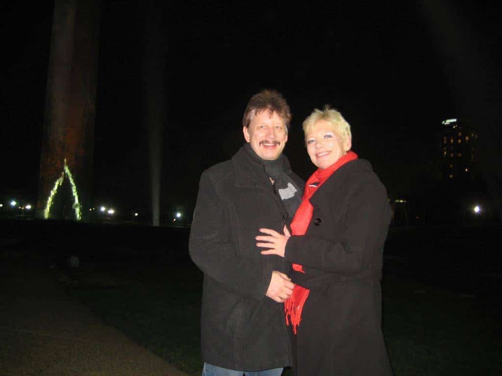 Gesangsduo Jo & Josephine in St. Louis bei Nacht
