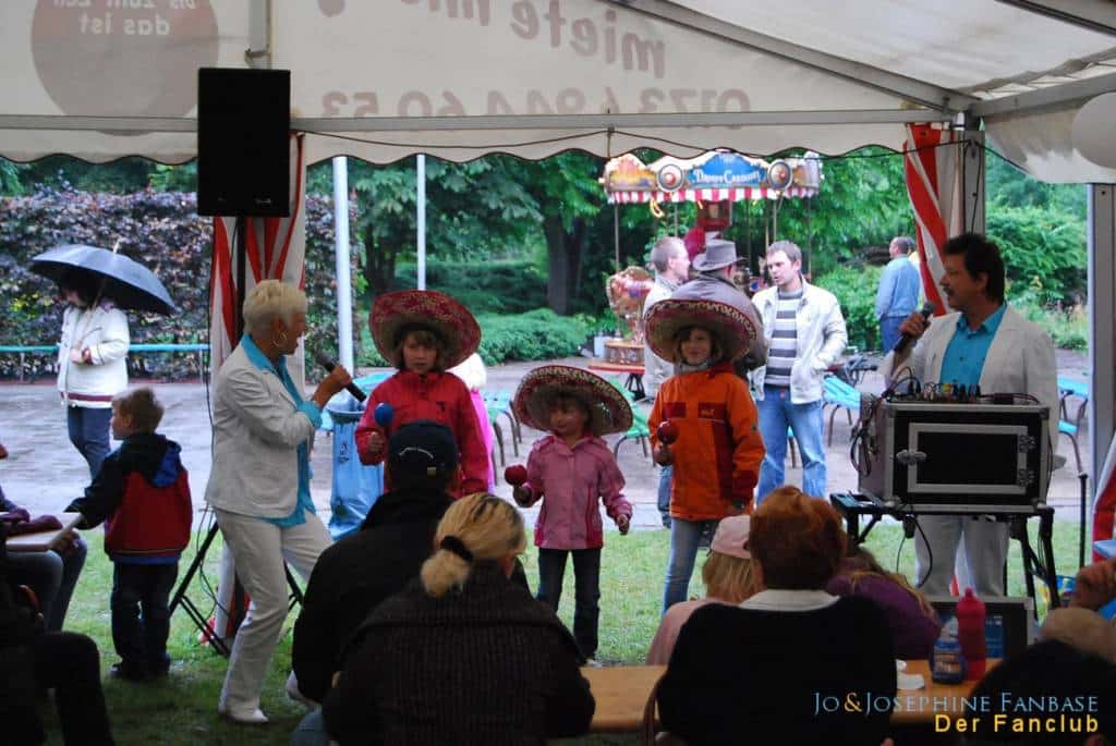 Gesangsduo Jo & Josephine zum Dorffest in Siedenbollentin mit Kinderaktion