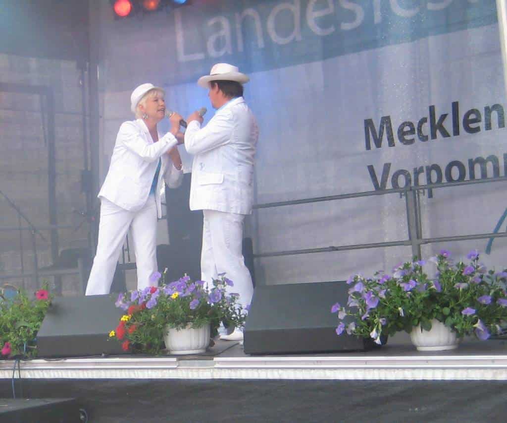 Gesangsduo Jo & Josephine zum Mecklenburg-Vorpommerntag in Stralsund