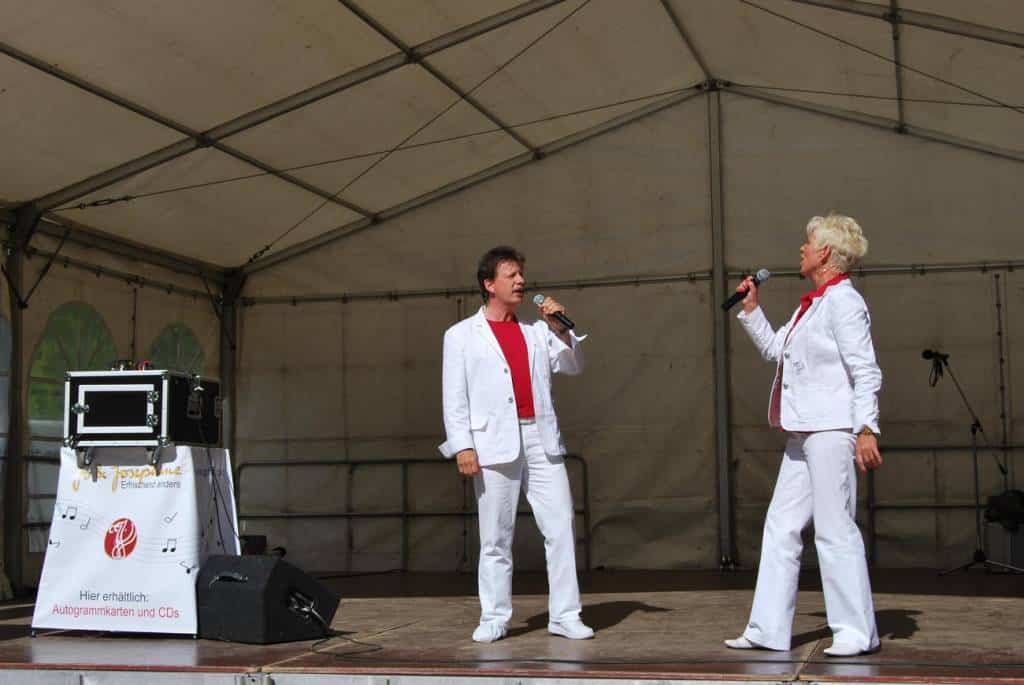 schlagerduo Jo & josephine auf der Bühne zum Demminer Maifest